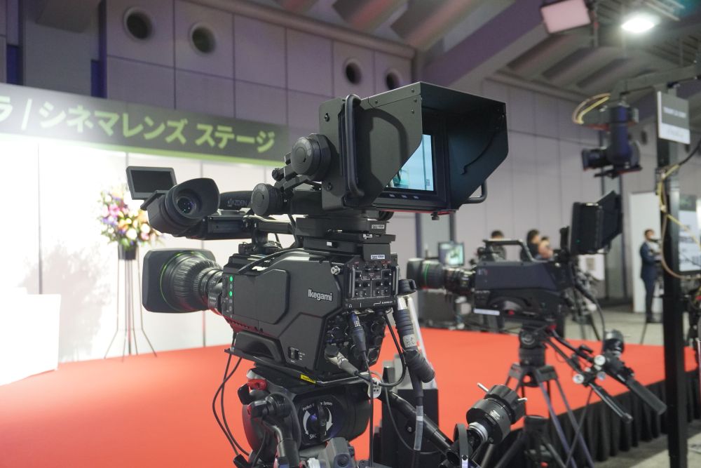 池上通信機が参考出展した可変NDフィルター機能を搭載した4K/HDポータブルカメラシステム
