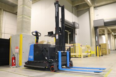 ロジスネクストジャパン、日本トランスシティに自動フォークリフト納入　物流センターの作業品質安定化を推進  