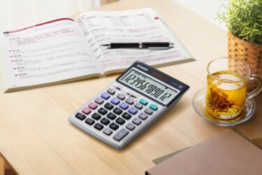 カシオ、本格実務電卓の新製品　見やすさ・使いやすさが向上