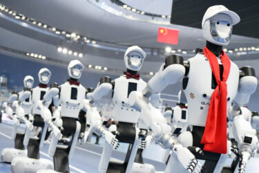 中国、人型ロボ実用化へ号砲　対米競争にらみ官民総動員