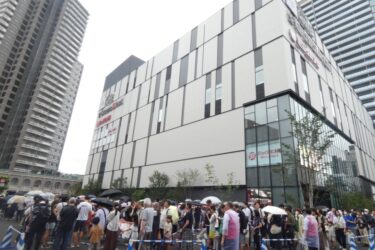 ビックカメラ、埼玉・浦和の新店オープン　開店前に約3500人