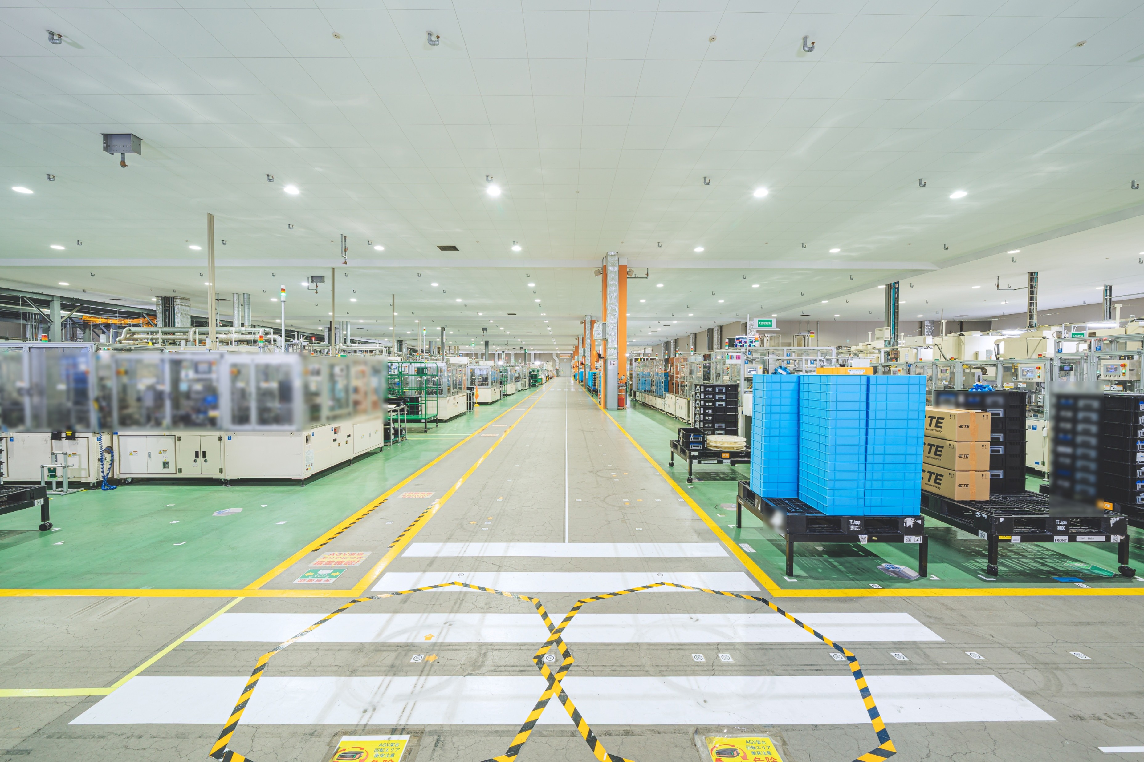掛川工場の内部（提供 TE Connectivity Japan合同会社）