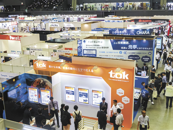 半導体材料をはじめ、多彩な企業ブースが並んだ第2回［九州］半導体産業展＝昨年の様子