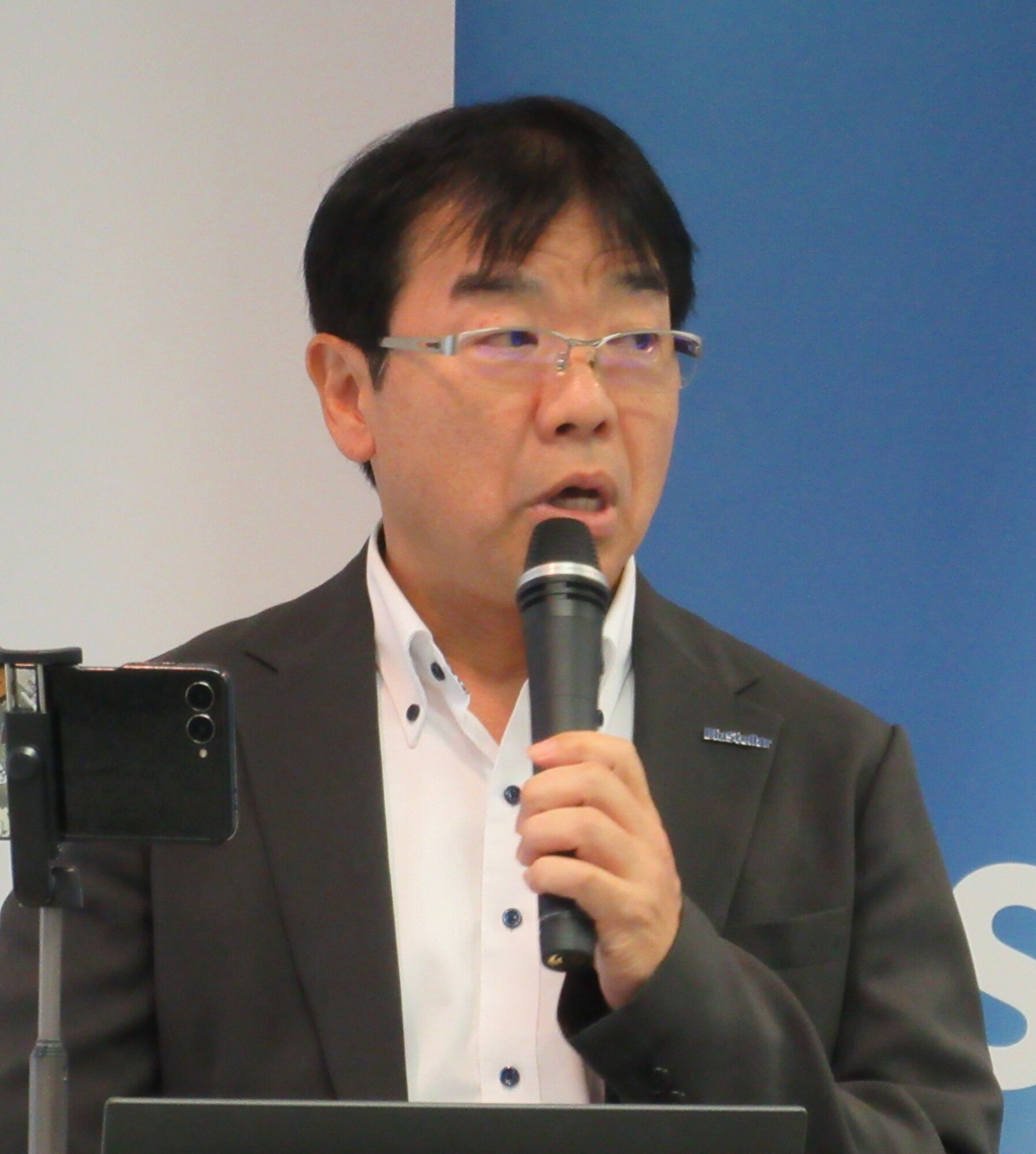 嶋村氏