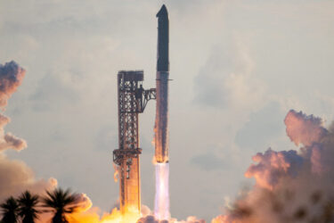 大型宇宙船、初の地球周回軌道に　米スペースXの「スターシップ」