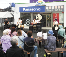 多くの来場客が鑑賞した和太鼓演奏