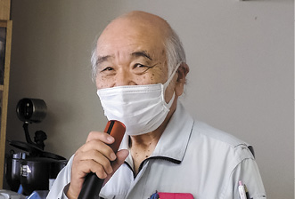 曲について説明する大原社長