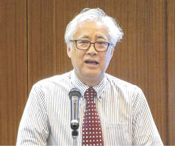 「山口さんと同じ方向を目指す」と話す中込新代表