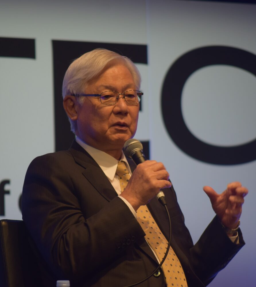 「強い日本を一緒につくっていきたい」と力を込めるJEITAの新野会長