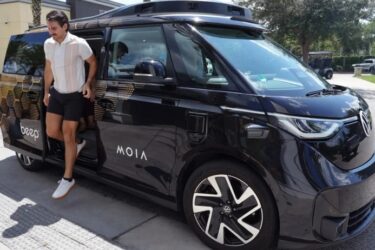 独VW系の子会社、自動運転シャトルで乗客を輸送　米国で実証開始