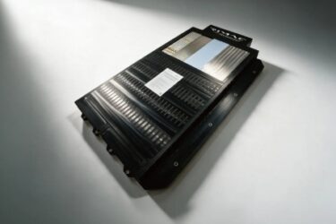 台湾ProLogium、次世代車載電池パックのモックアップ　パリモーターショーで披露　