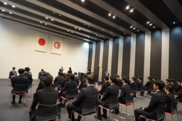 バンドー化学が内定式　「これからの時代を創る世代」　35人が出席